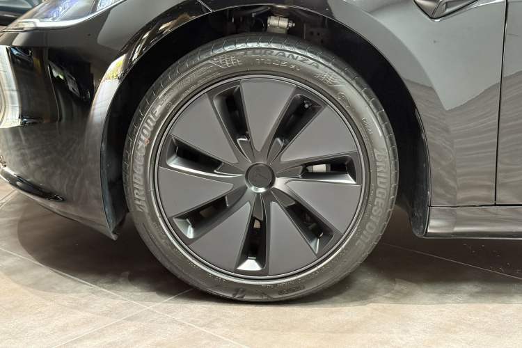 Used Tesla Model 3 2025 Model Revised Long-Range Rear-Wheel-Drive Version
