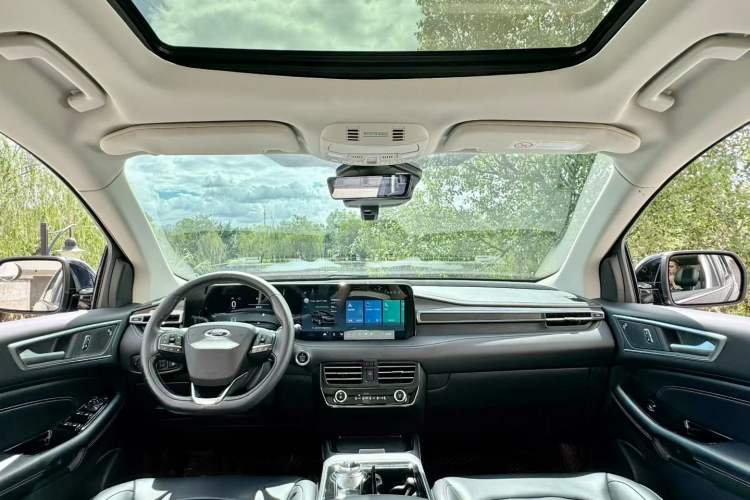 Used Ford Edge 2021 PLUS EcoBoost 245 Two-Wheel-Drive Titanium 7-Seater