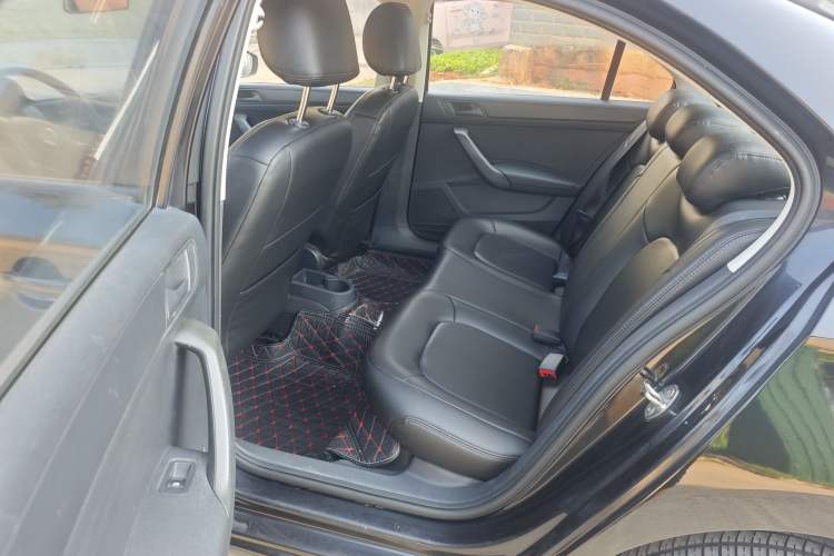 Used Volkswagen Santana 2016 1.4L Manual Fashion Edition