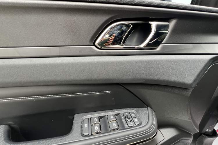 Used Lynk & Co 01 EM-P 2023 1.5TD EM-P Dawn Edition
