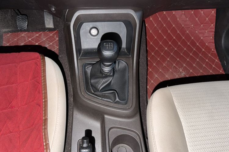 Used Wuling Hongguang V 2022 1.5L Jingqu Version Hydraulic Power Steering LAR Gear Lever