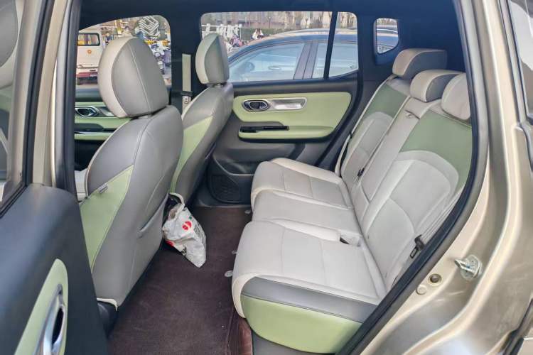 Used AION Y 2022 Plus 70 Tech Edition