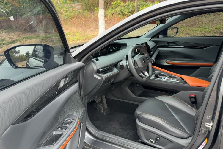 Used Changan UNI-V 2022 1.5T Prestige Version