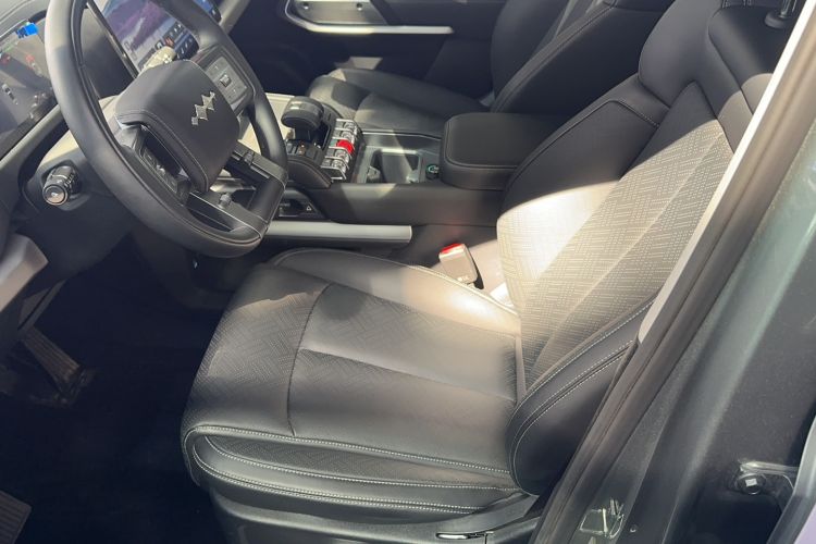 Used Formula Leopard Titanium 3 2025 501KM All-Wheel Drive Intelligent Driving Ultra Version