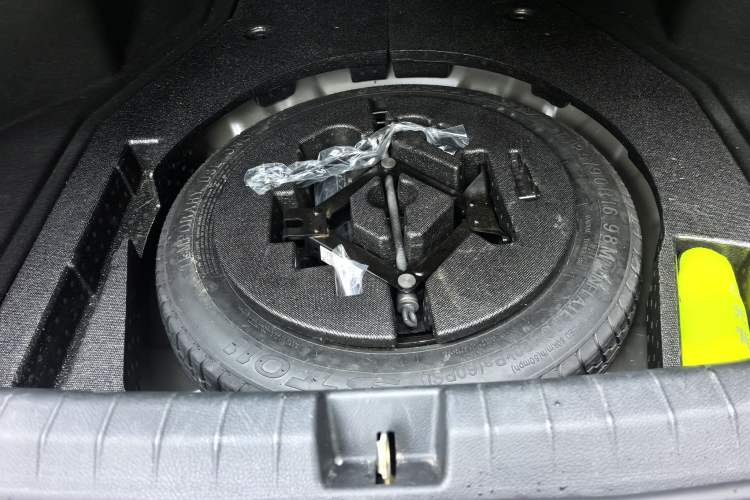 Used BYD Qin Pro 2020 Beyond Edition 1.5TI Manual Luxury Version Interior 3