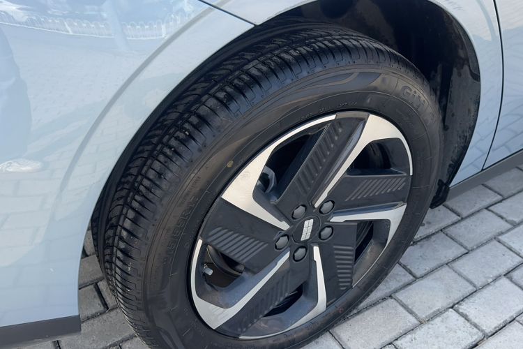 Used Geely Galaxy L6 2025 EM-i 140km Starship Edition
