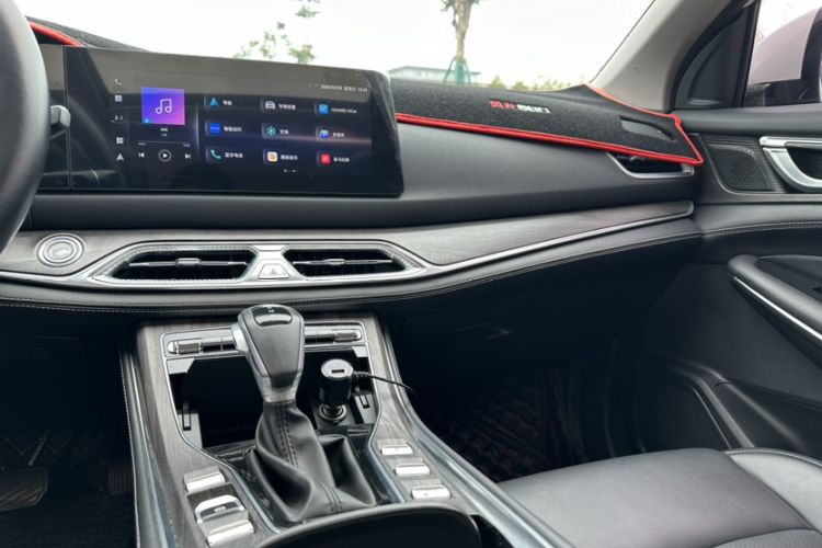 Used Dongfeng Fengon 580 2022 1.5T Automatic Luxury Version Gear Lever