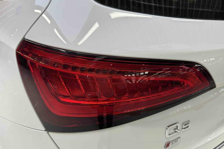 Used Audi Q5 2016 40 TFSI Technology Edition Exterior 6