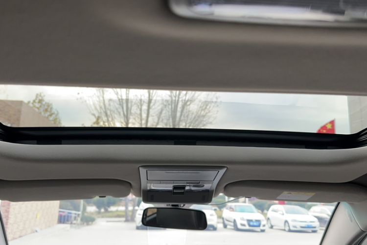 Used Chevrolet Captiva 2017 2.4L 4x4 Flagship Edition 7-Seater