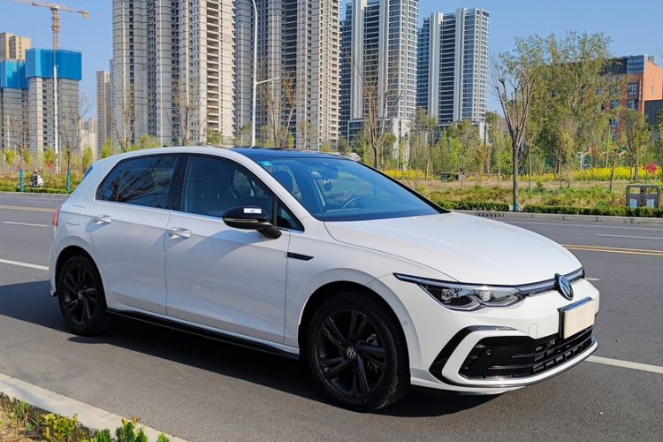 Used Volkswagen Golf 2021 280TSI DSG R-Line Exterior 2