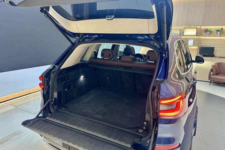 Used BMW X5 2019 xDrive40i Luxury Model with M Sport Package
