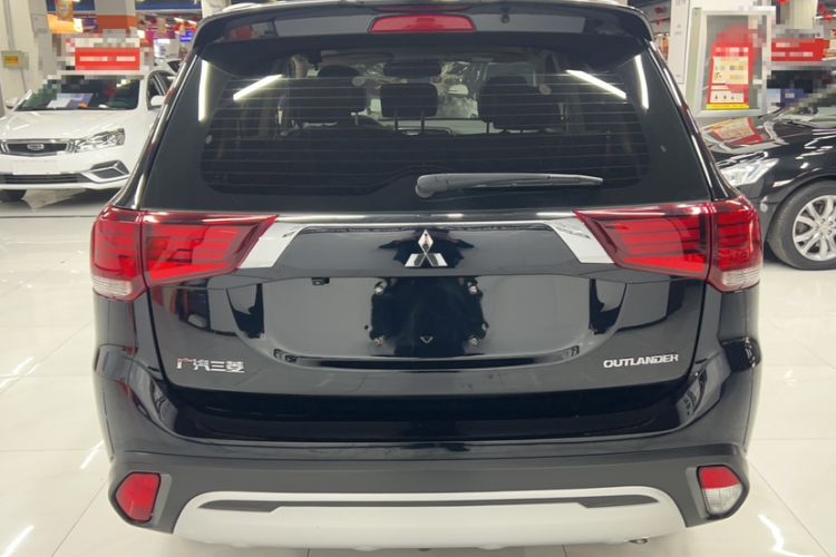 Used Mitsubishi Outlander 2019 2.0L Two-Wheel Drive Comfort Edition 5 Seats China V Standard