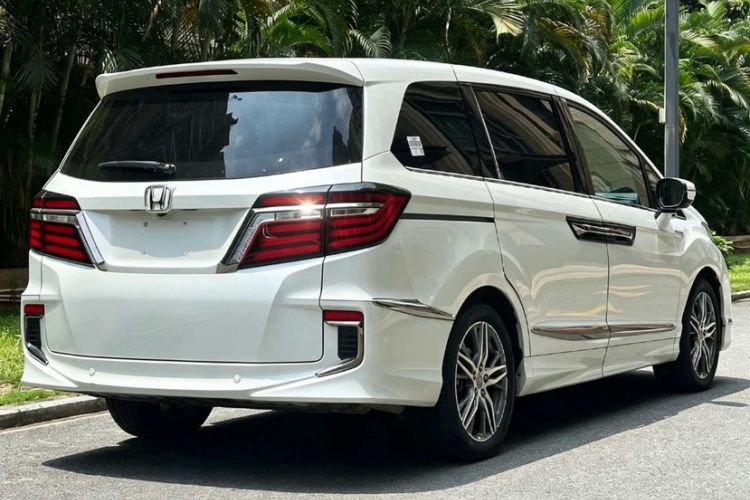 Used Honda Elysion 2019 2.0L Hybrid Luxury Edition
