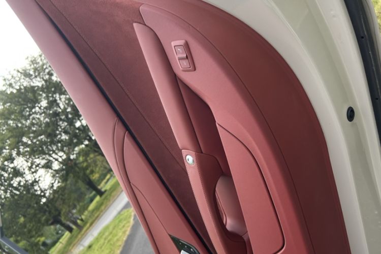 Used MG Cyberster 2024 520 km Legendary All-Wheel-Drive Red Canopy Version
