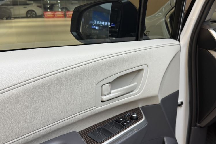 Used Toyota Granvia 2024 2.5L Hybrid Comfort Edition