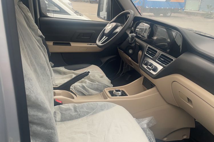 Used CHANGAN KUAYUE Wang X3 EV 2025 Model Luxury Single-Row Cage Transport Truck Interior 5