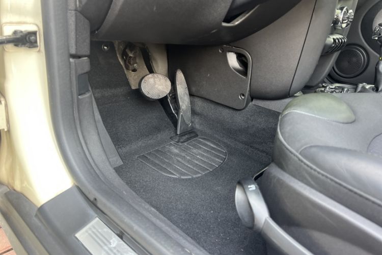 Used MINI MINI 2011 1.6L COOPER Fun