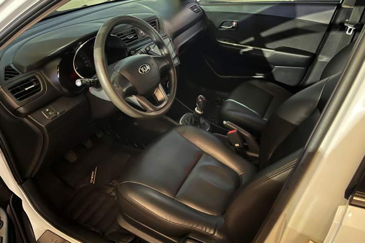 Used Kia K2 2012 Sedan 1.4L MT GLS Commemorative Edition
