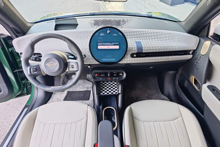 Used MINI Electric MINI COOPER 2024 452km COOPER SE 1/65 Limited Edition