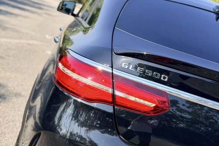 Used Mercedes-Benz GLE Coupe 2017 GLE 500 4MATIC Coupe SUV Exterior 6