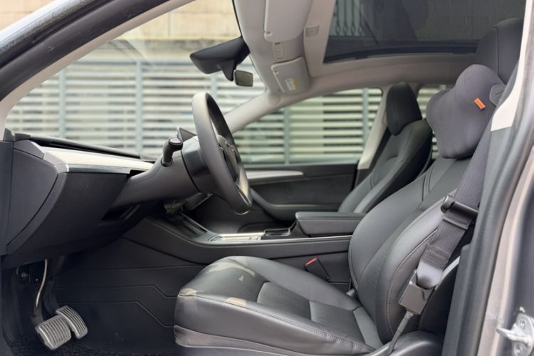 Used Tesla Model Y 2024 Long-Range All-Wheel-Drive Version
