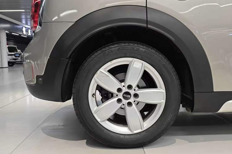 Used MINI Countryman 2018 1.5T COOPER ALL4 Classic Edition Exterior 8