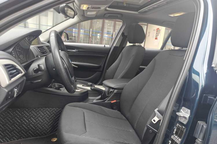 Used BMW 1 Series 2016 118i Leading Model Interior 2