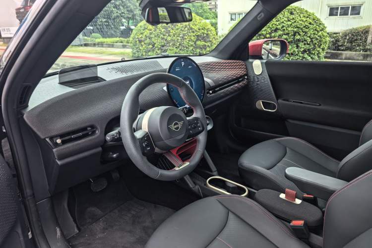 Used MINI Electric MINI COOPER 2024 452km COOPER SE Racing Driver