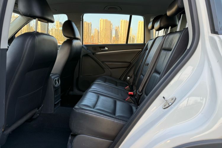 Used Volkswagen Tiguan 2015 1.8TSI Automatic Two-Wheel Drive Comfort Edition Interior 3