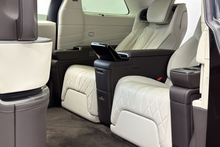 Used Denza D9 2023 PREMIER Founder Edition