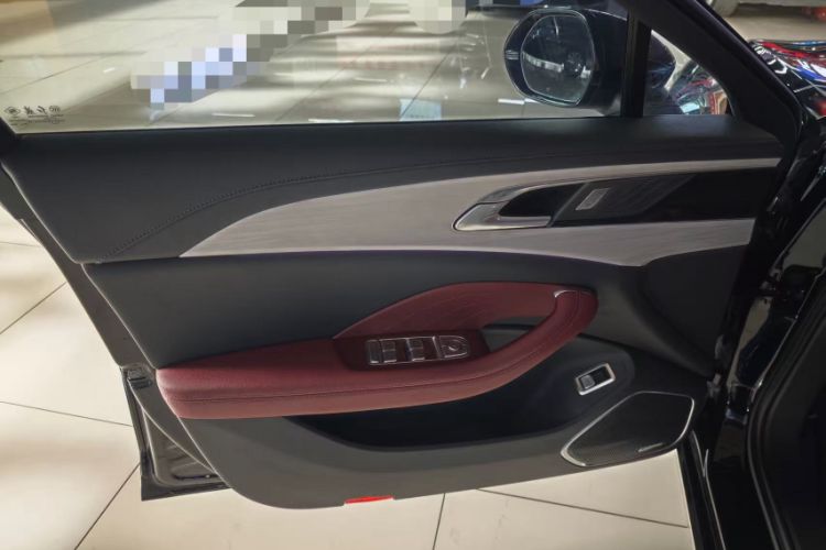 Used Hongqi H5 2025 2.0T Automatic Flag Edition – 500 000 Units Commemorative Version Interior 10