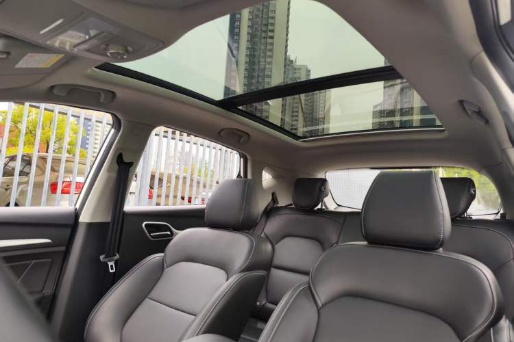 Used MG ZS 2017 1.5L Manual Luxury Edition
