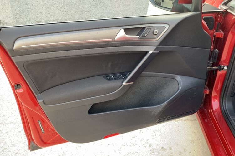 Used Volkswagen Golf 2015 1.4TSI Automatic Comfort Model Interior 1