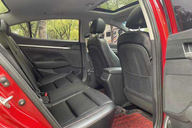 Used Hyundai Elantra (6th Generation / Lingdong) 2016 1.6L Automatic ZhiXuan – Elite Version Interior 3