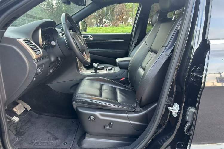 Used Jeep Grand Cherokee 2015 3.0TD Diesel Comfort Navigation Edition