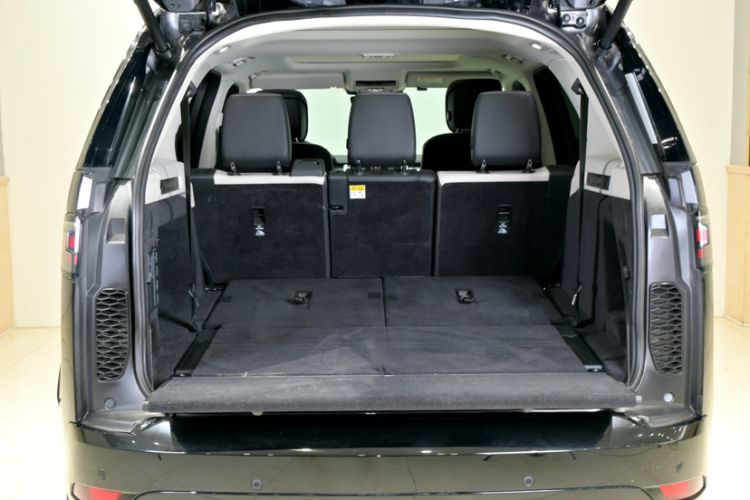 Used Land Rover Discovery 2023 Restyled 360 PS R-Dynamic SE