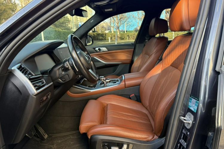 Used BMW X7 2021 xDrive40i Luxury M Sport Package
