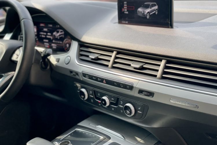 Used Audi Q7 2019 45 TFSI Comfort Model