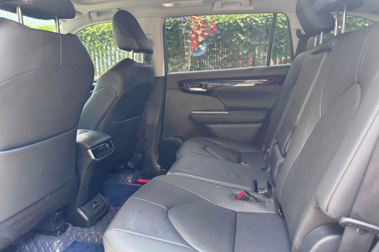 Used Toyota Highlander 2022 Dual-Engine 2.5L Four-Wheel Drive Prestige Version 7 Seats