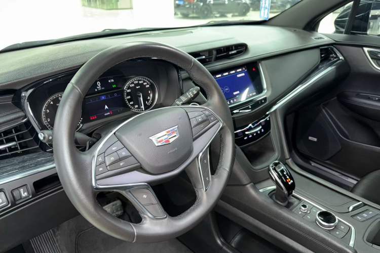 Used Cadillac XT5 2021 28T Luxury Model
