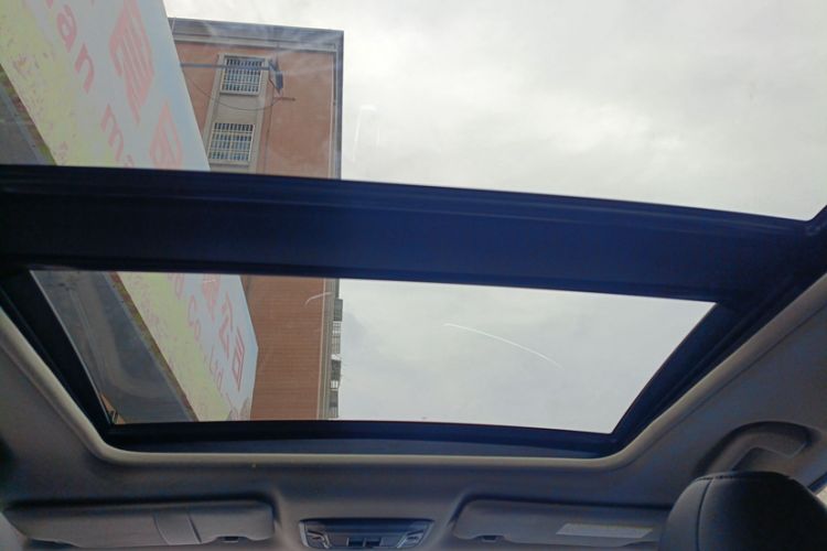 Used Honda Vezel 2015 1.8L CVT Four-Wheel Drive Flagship Model
