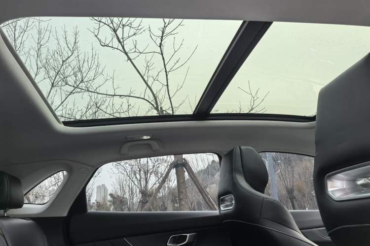 Used CHANGAN UNI-K 2024 2.0T Two-Wheel Drive YueShang Trim Interior 13