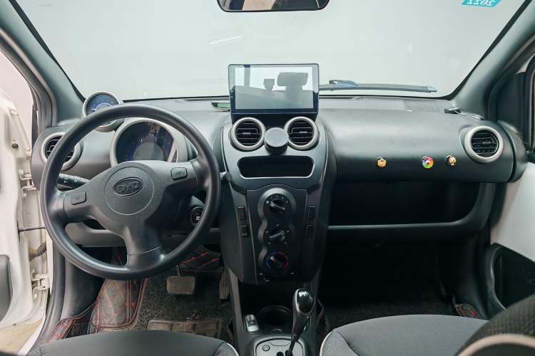 Used BYD F0 2015 1.0L AMT XuanKu Model Interior 2