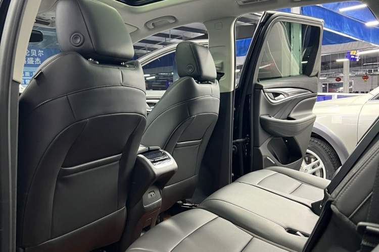 Used Buick Enclave 2020 28T Two-Wheel Drive Luxury Version
