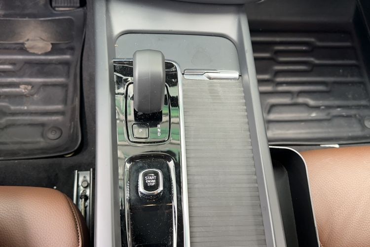 Used Volvo XC60 2022 B5 4x4 Zhiyi Luxury Edition Gear Lever