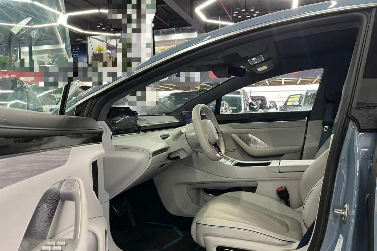 Used Hima Luxeed S7 2025 855 km Max Interior 2