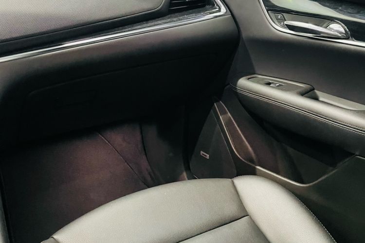 Used Cadillac XT5 2021 2.0T Two-Wheel Drive Luxury Version Interior 9