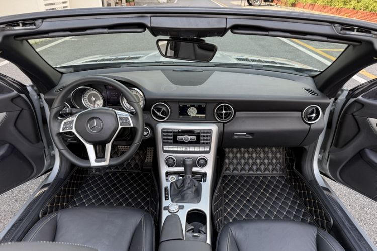 Used Mercedes-Benz SLK-Class 2011 SLK 200 Fashion Model
