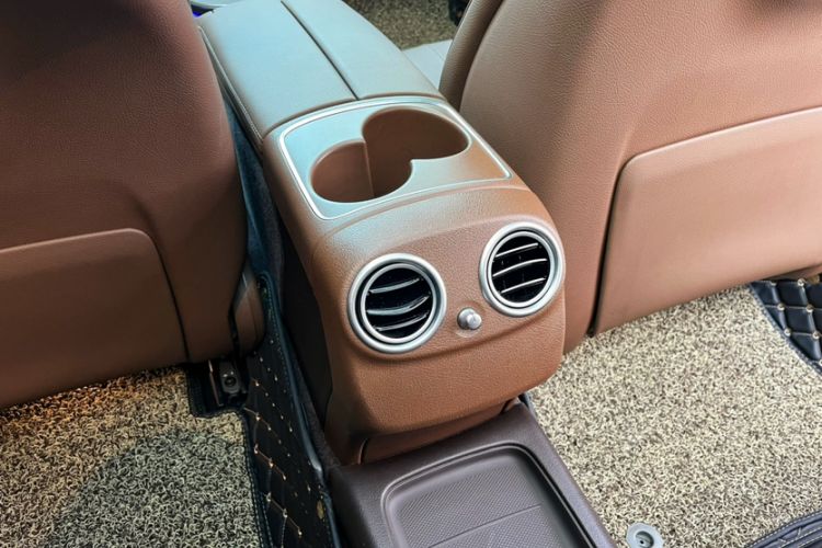 Used Mercedes-Benz E-Class 2019 E 300 L Stylish Model
