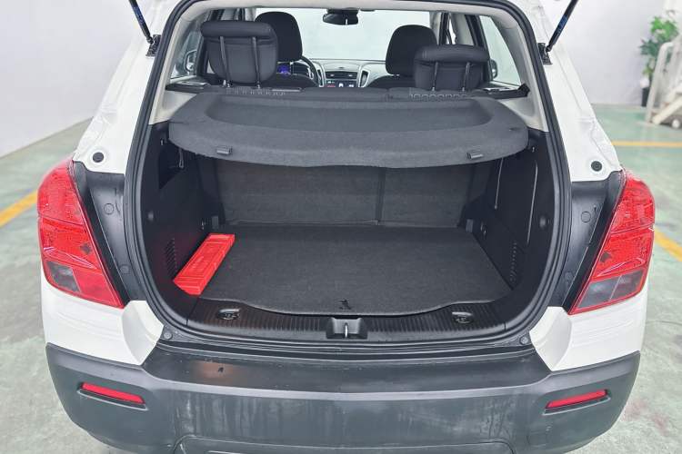 Used Chevrolet Trax 2016 1.4T Automatic Two-Wheel Drive Comfort Version with Sunroof Interior 1